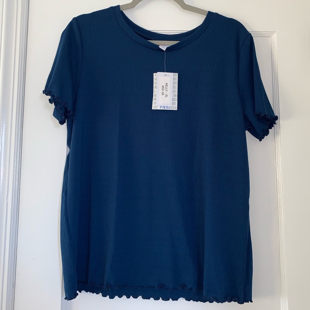 Navy blue short sleeved ribbed crew neck tee shirt